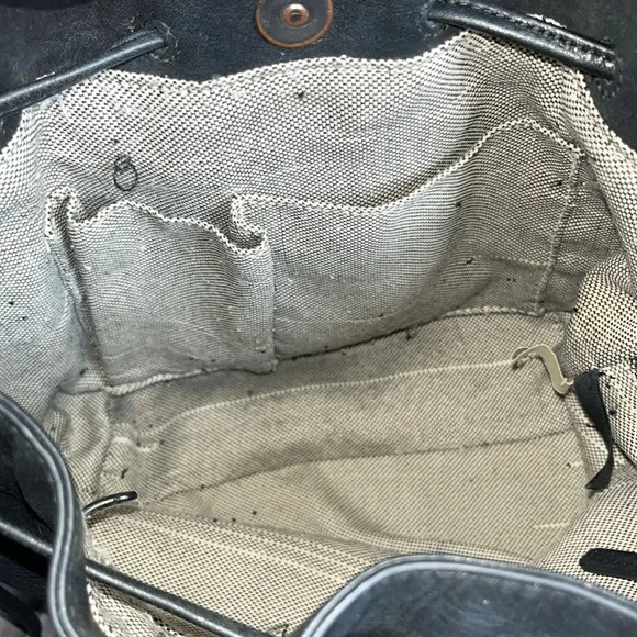 Vince Camuto black leather bucket crossbody bag, cinch top and tassels - Picture 9 of 17